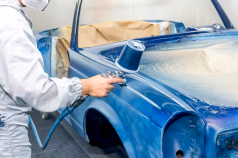 painter, spray, car, oldtimer, spray gun, paint, restoration, repair, auto, automobile, automotive, vehicle, car wallpapers, old, vintage, service, man, worker, repair shop, mercedes